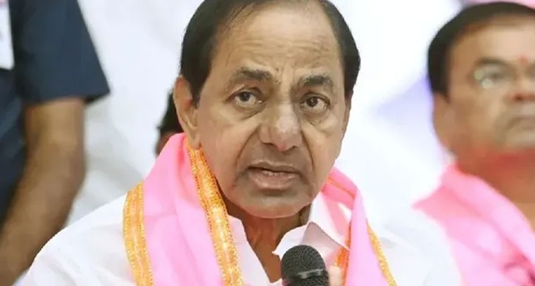 కేసీఆర్ వ్యవసాయ క్షేత్రాన్ని ముట్టడించిన కాంగ్రెస్ నాయకులు