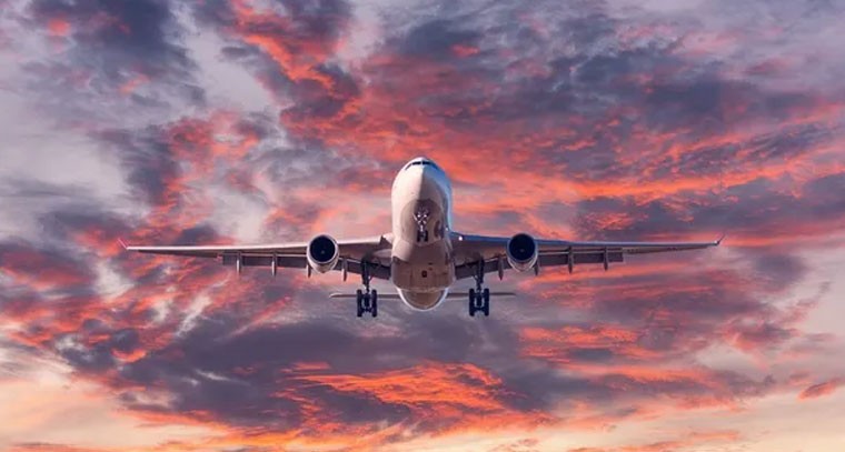 హైదరాబాద్‌ వచ్చే విమానానికి బాంబు బెదిరింపు