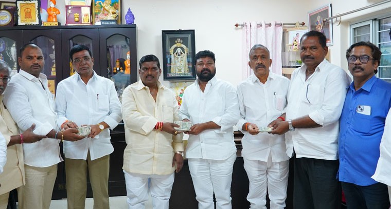 కొడకంచి అంగన్వాడి కేంద్రానికి లక్ష రూపాయలు.. ఎమ్మెల్యే జిఎంఆర్