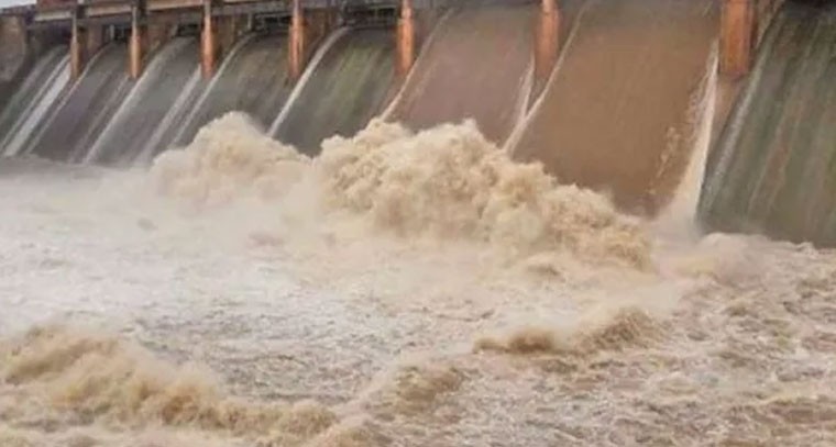 కడెం ప్రాజెక్టులోకి భారీ వరద నీరు