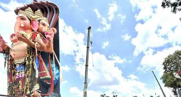 గంగమ్మ ఒడికి చేరుకున్న ఖైరతాబాద్ వినాయక విగ్రహం 
