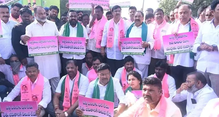 ఖమ్మం పత్తి మార్కెట్లో బీఆర్ఎస్ ఆందోళన