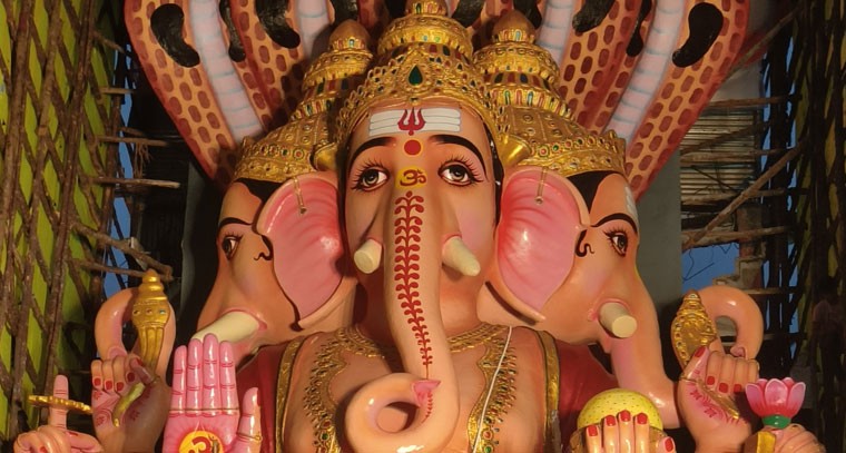 భక్తులకు దర్శనమిస్తున్న ఖైరతాబాద్ మహా గణపతి