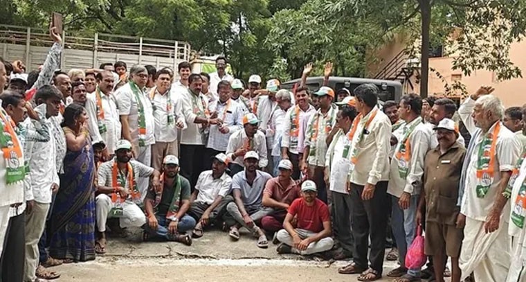  30 కుటుంబాలు కాంగ్రెస్ లోకి చేరిక