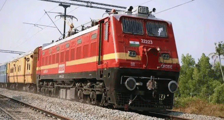 రైల్వే ట్రాక్ మరమ్మతులు.. 32 రైళ్లు రద్దు