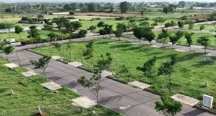 కోకాపేట భూముల ప్రభావం: తెల్లాపూర్ లో రియల్ రంగం జోరు