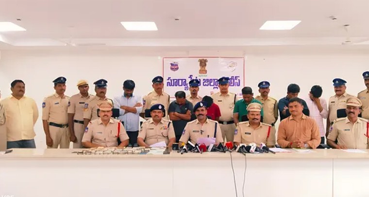 సీఎం సహాయ నిధి చెక్కుల స్కామ్..ఆరుగురు అరెస్ట్