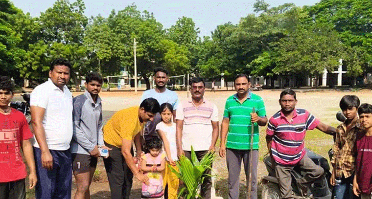 క్రీడా మైదానం అభివృద్ధికి తోడ్పాటు