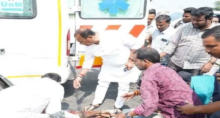 మానవత్వం చాటుకున్న కోమటిరెడ్డి