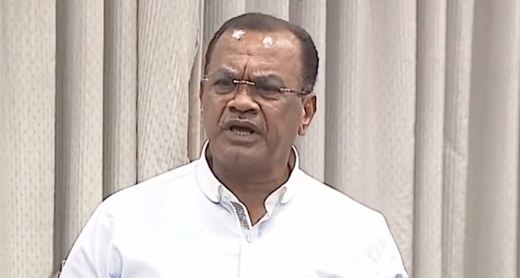 సినిమా టికెట్ ధరల పెంపుపై హైకోర్టు సస్పెన్షన్.. మంత్రి కోమటిరెడ్డి స్వాగతం!

