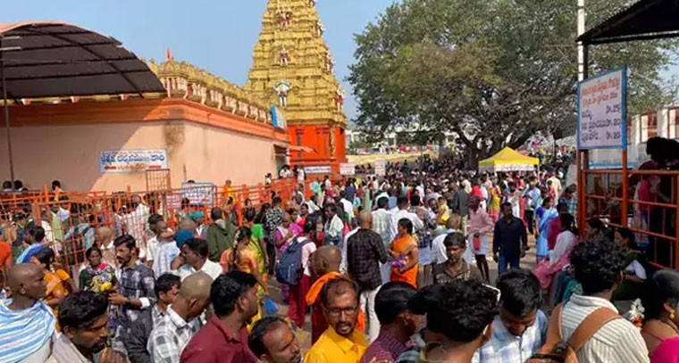 కొండగట్టు అంజన్న క్షేత్రానికి పోటెత్తిన భక్తులు