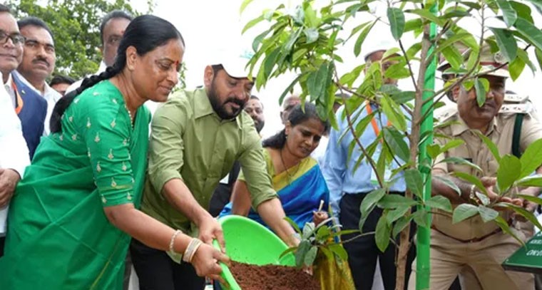 1000 బస్సులను కొని SHGల ద్వారా ఆర్టీసీకి అద్దెకు ఇచ్చాం: CM