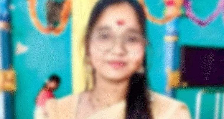 యువతి ఆత్మహత్య.. ప్రియుడి ఇంటిముందు మృతదేహంతో ఆందోళన