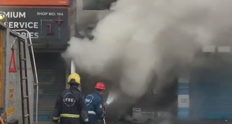  సాయి మొబైల్ షాపులో భారీ అగ్నిప్రమాదం