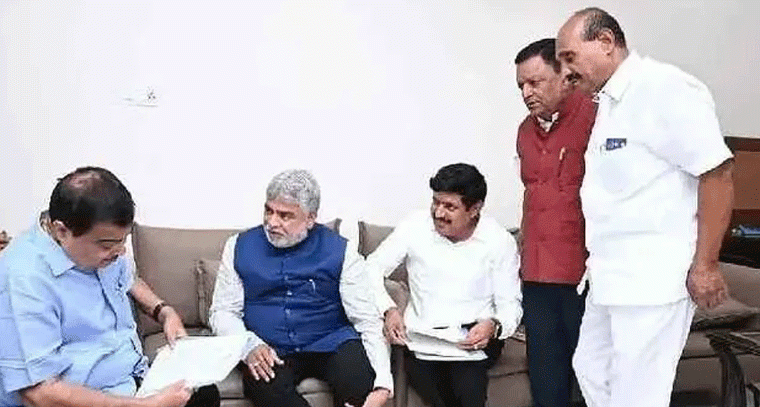 కేంద్ర మంత్రి నితిన్ గడ్కరిని కలిసిన స్పీకర్, ఎమ్మెల్యే