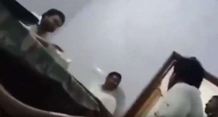 ఇరిగేషన్ ఆఫీసులో అధికారుల మందు పార్టీ