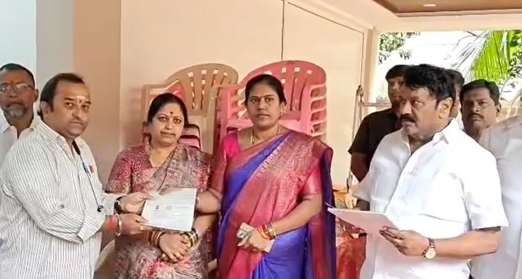 సనత్నగర్లో సీఎం సహాయ నిధి చెక్కుల పంపిణీ ఎమ్మెల్యే తలసాని