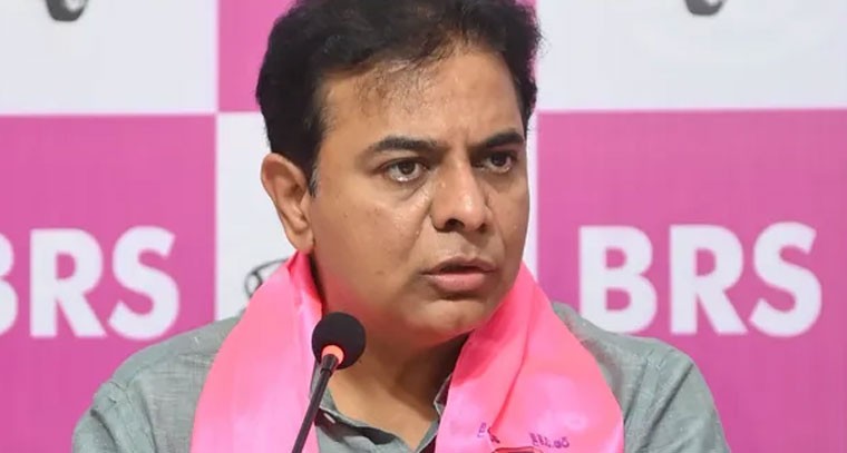 మంజీరా బ్యారేజీని ప్రమాదంలో పడేయడం ఆందోళనకరం: KTR