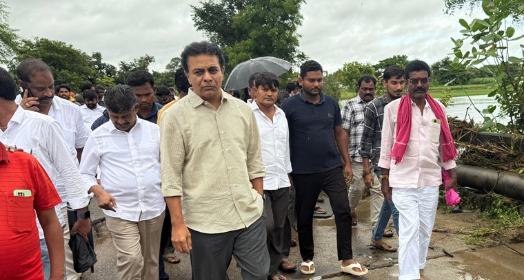 వరద ముంపు ప్రాంతాలను పరిశీలించిన కేటీఆర్