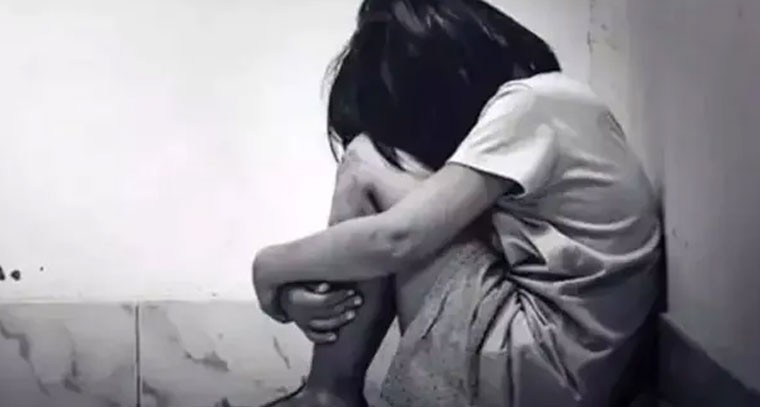 కుర్‌కరే ప్యాకెట్ ఇప్పిస్తానని 7 ఏళ్ల బాలికపై అత్యాచారం