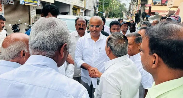  రోడ్డు నిర్మాణ పనులకు చర్యలు చేపట్టి ట్రాఫిక్ రద్దీని తగ్గించాలి