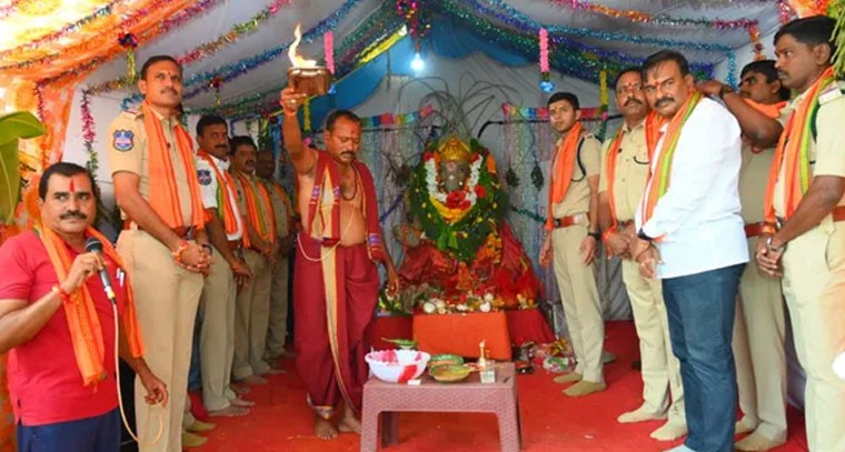 శోభాయాత్ర కార్యక్రమాల్లో పాల్గొన్న ఎస్పీ