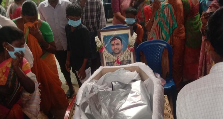 లండన్‌లో ఉన్నత చదువుల కోసం వెళ్లి ఆత్మహత్య చేసుకున్న మహబూబాబాద్ యువకుడు