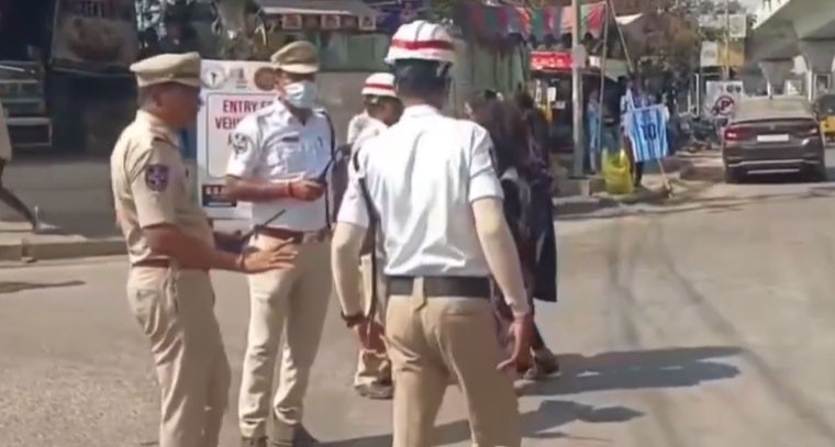 ఉప్పల్ స్టేడియం వద్ద పోలీసుల భారీ బందోబస్తు