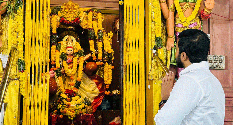 శ్రీ మహంకాళి అమ్మవారిని దర్శించిన మాదిరి ప్రిథ్వీరాజ్ 