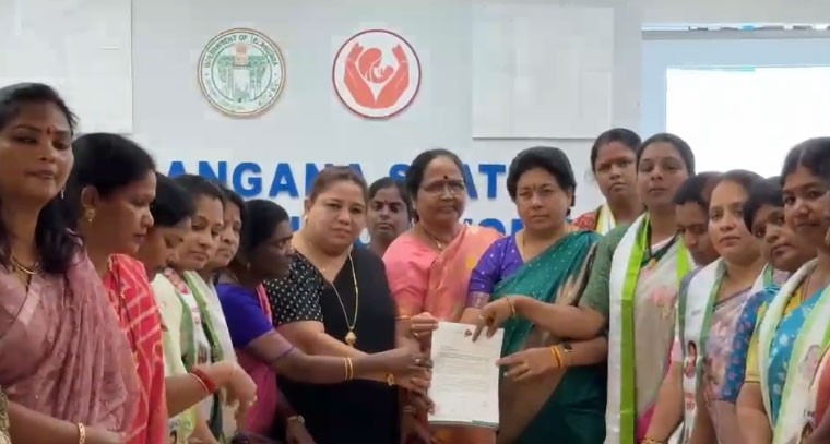 తీన్మార్ మల్లన్నపై మహిళా కమిషన్‌కు జాగృతి ఫిర్యాదు