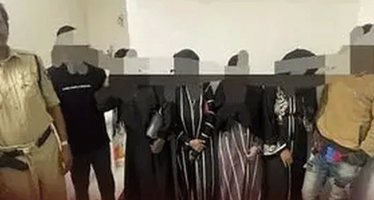 విదేశీ మహిళలతో వ్యభిచారం