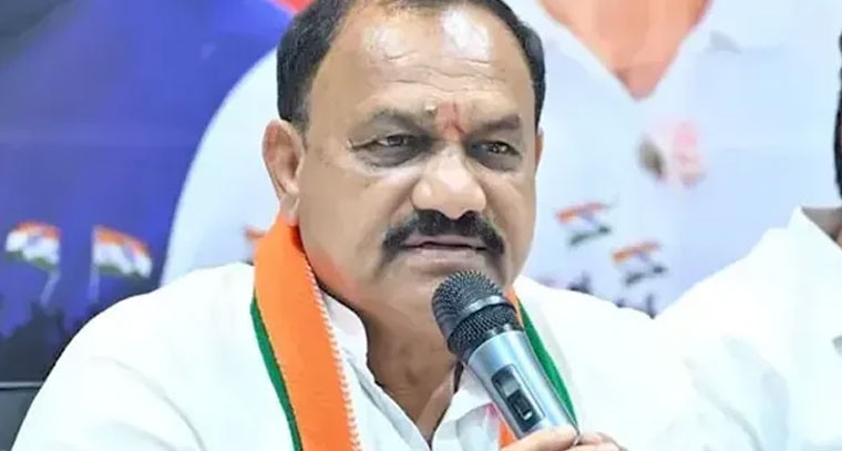 పేదల నోటి ముద్ద లాగేస్తున్న మోడీ: మహేశ్ కుమార్ గౌడ్