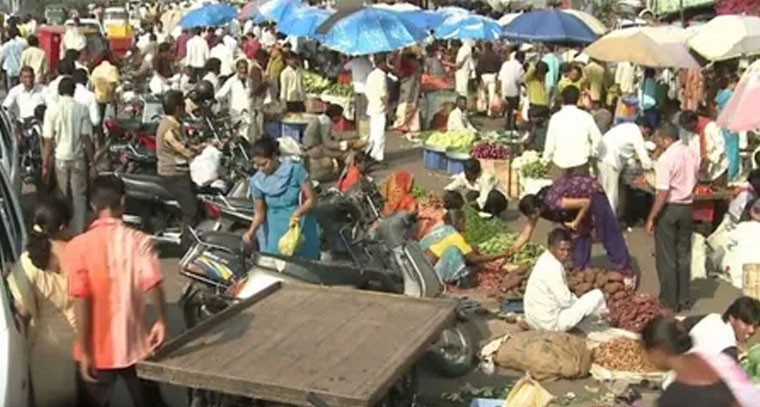 పట్టపగలే రెచ్చిపోయిన దొంగలు