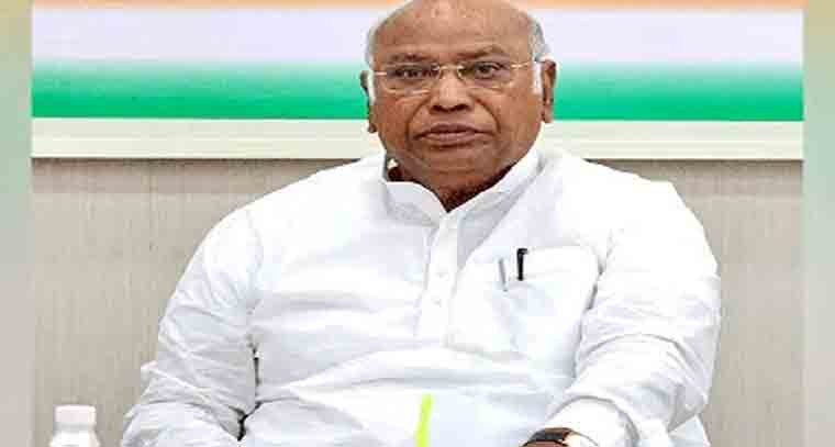 మోదీ తీరుపై పార్లమెంట్ లో మండిపడ్డ మల్లికార్జున ఖర్గే