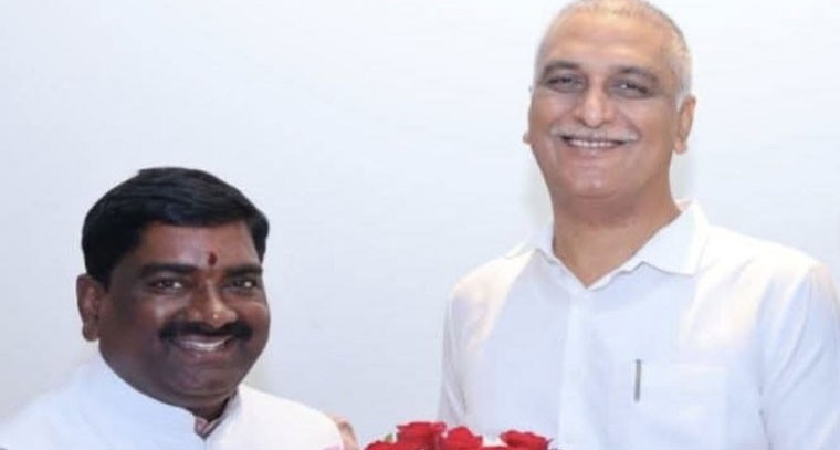 మెదక్ మాజీ మున్సిపల్ చైర్మన్, బీఆర్ఎస్ పార్టీ నేత ఆరేళ్ల మల్లికార్జున గౌడ్ అరెస్ట్.. 