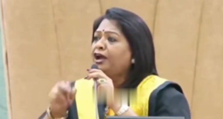 వేలు చూపించకు కవిత.. మేయర్ ఫైర్