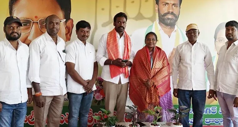 మేయర్‌ను సన్మానించిన ముదిరాజ్ మహాసభ నాయకులు