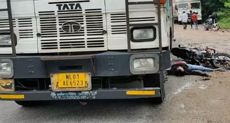 రోడ్డు ప్రమాదంలో ఒకరు దుర్మరణం