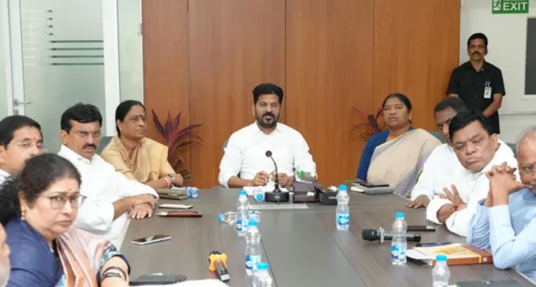 మేడారంలో భారీ ఎత్తున అభివృద్ధి ప‌నులు: సీఎం రేవంత్