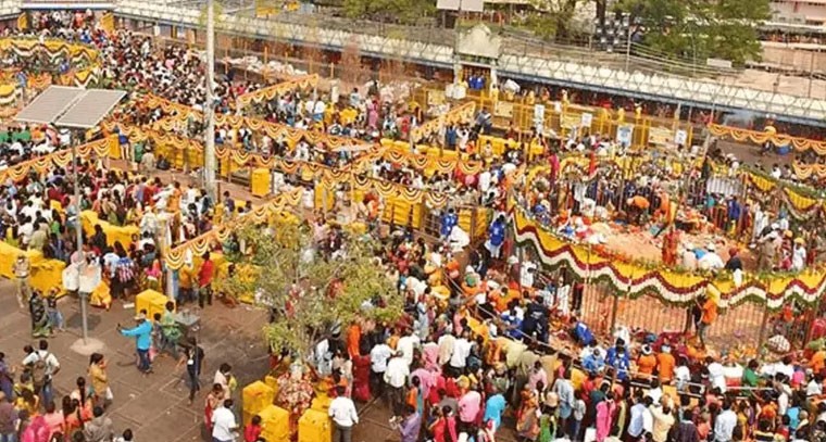 మేడారం జాతరకు యునెస్కో గుర్తింపు తేవాలి: సీతక్క