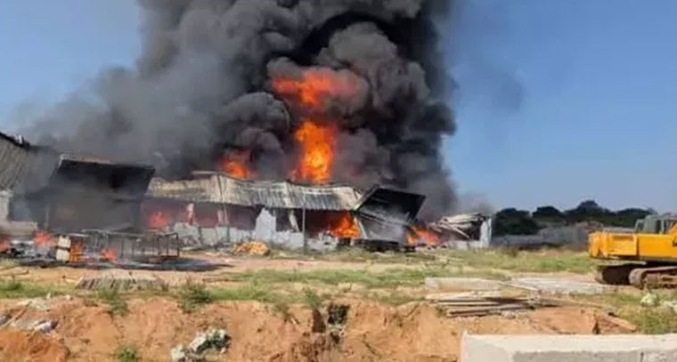 ఓబెడ్ ఫోమ్ ఫ్యాక్టరీలో భారీ అగ్నిప్రమాదం