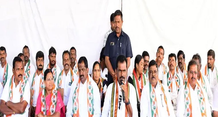 కాంగ్రెస్ సీనియర్ నాయకుల వెన్నుపోటుపై ఎమ్మెల్యే మేఘా రెడ్డి ఫైర్