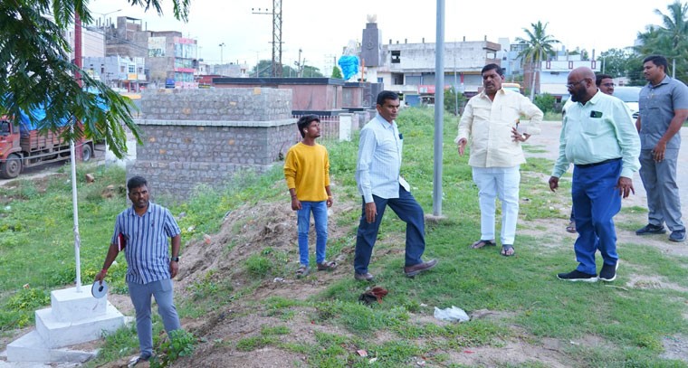 సాకి చెరువు కట్ట పైకి మహనీయుల విగ్రహాలు  : ఎమ్మెల్యే గూడెం మహిపాల్ రెడ్డి 