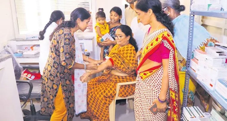 మహిళలకు ఉచితంగా 30 రకాల వైద్య పరీక్షలు