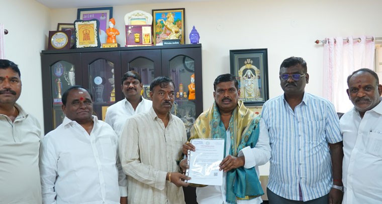 2 లక్షల రూపాయల ఎల్ఓసి అందజేసిన ఎమ్మెల్యే జిఎంఆర్ 