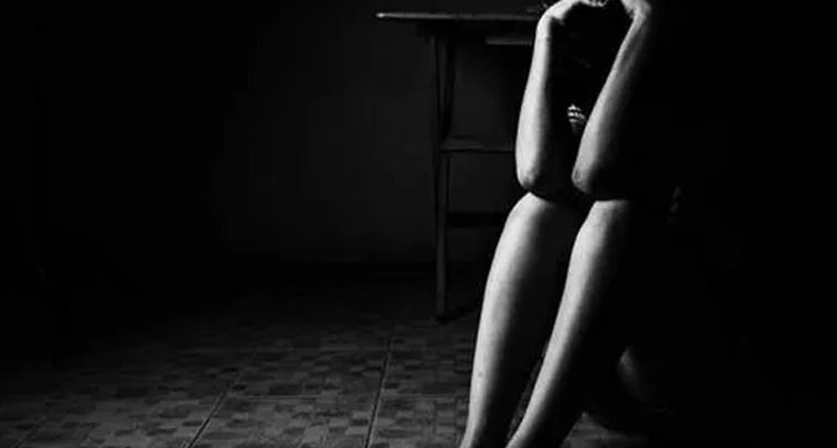 మహిళా పైలట్‌పై లైంగిక దాడి యత్నం, కేసు నమోదు