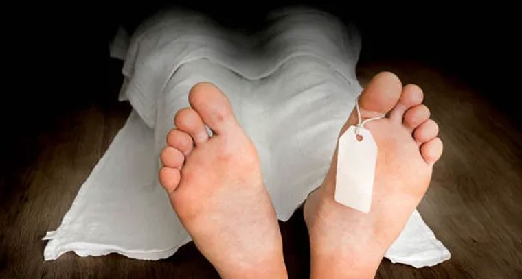 ఎంఎంటీఎస్ రైలు ఢీకొని యువకుడు మృతి