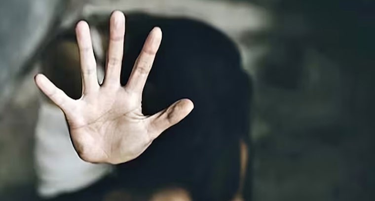 స్నేహం పేరుతో రాక్షస ఆనందం పొందిన ఓ మైనర్ బాలుడు..
