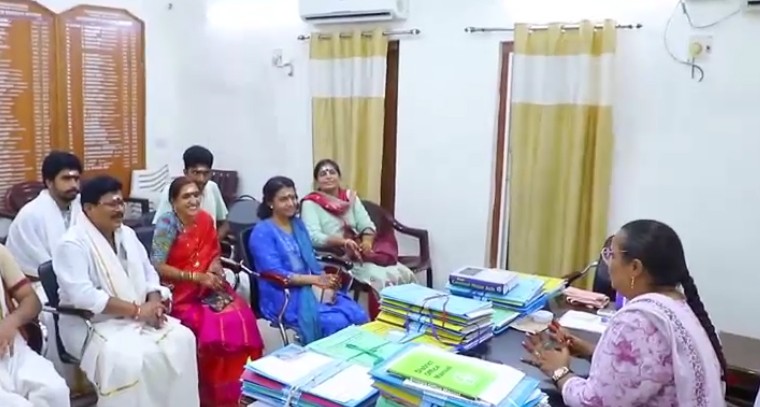 కుటుంబం రూ. 5 లక్షలకు పైగా అన్నదాన ట్రస్టుకు విరాళం