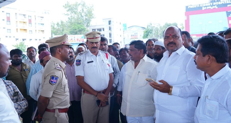 లింగంపల్లిలో శాశ్వత ప్రాతిపదికన ఆటో స్టాండ్ : ఎమ్మెల్యే గూడెం మహిపాల్ రెడ్డి 